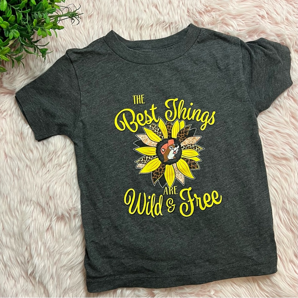 Buc-ees The Best Things are Wild & Free Leopard Print Sunflower Graphic Tee‎ 2T